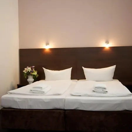 Arta Lenz Hotel-3